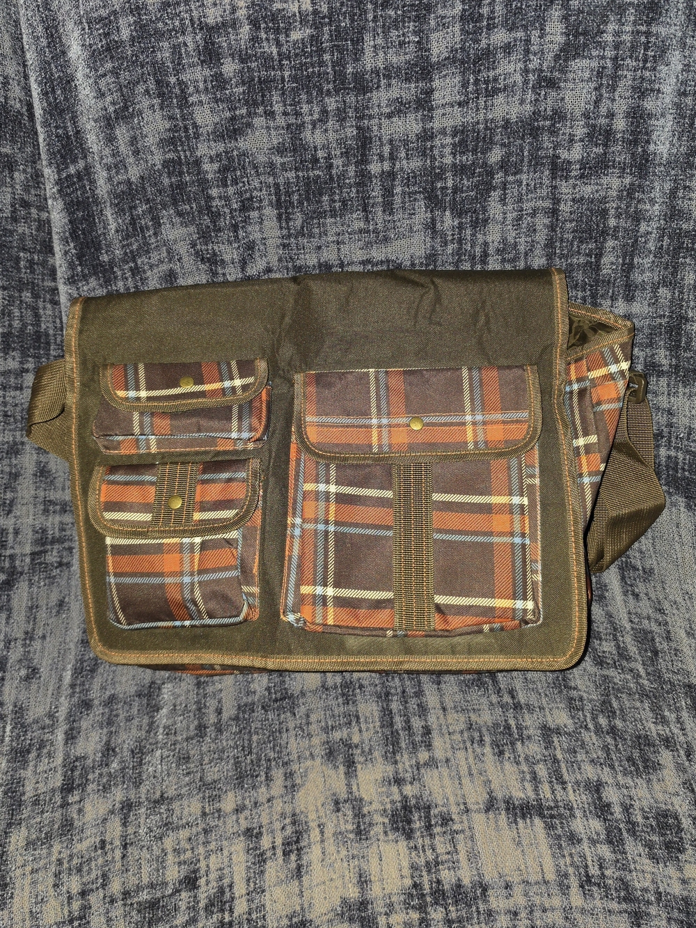 NWT Embark Brown Plaid Men’s Messenger Bag